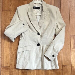 Zara Cream Blazer with Classic Tailoring